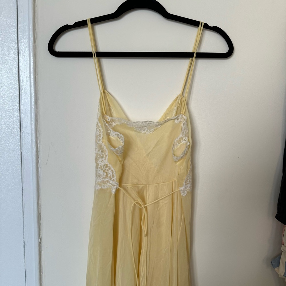 ❌ SOLD ❌ Vintage Sheer & Lace Yellow Midi/Maxi Slip Dress - Picture 5 of 5